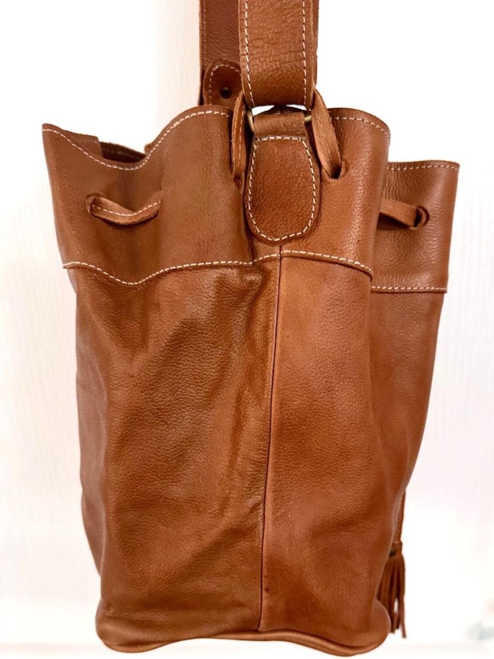 Tan 100% Leather Bucket Shoulder or Crossbody Bag by Sseko, Brass hardware - Picture 3 of 7